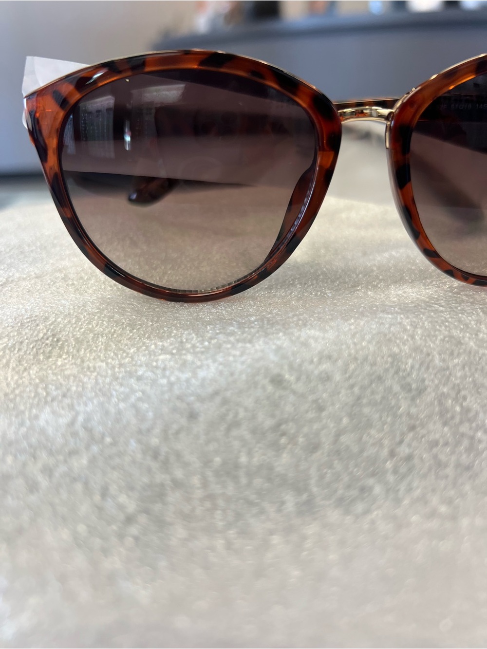 Kenneth Cole KC1304 Tortoiseshell Cat-Eye Women's Sunglasses - Brown Lenses - Picture 2 of 5